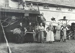 Bild: Feldarbeit in Groß Partwitz