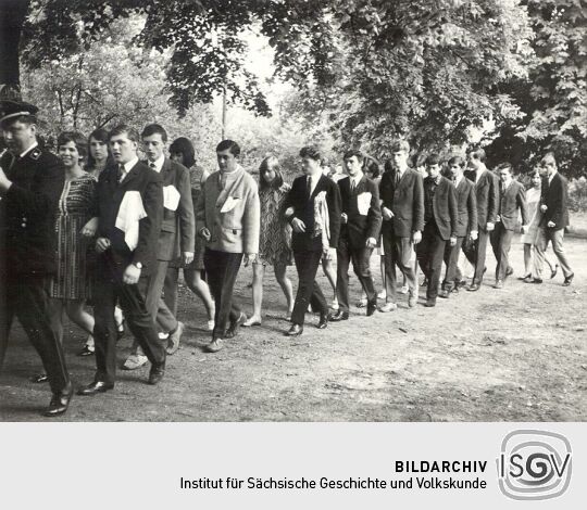 Maibaumwerfen in Groß Partwitz