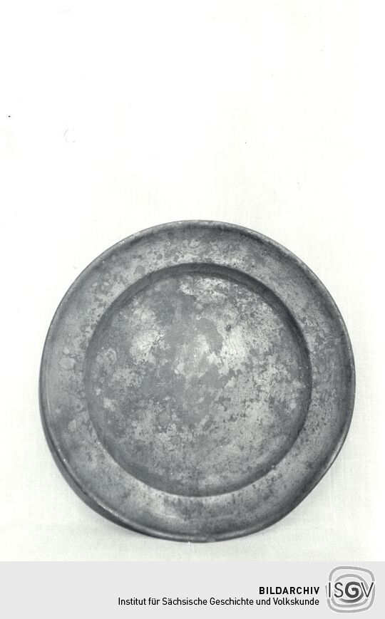 Zinnteller aus Groß Partwitz im Sorbischen Museum