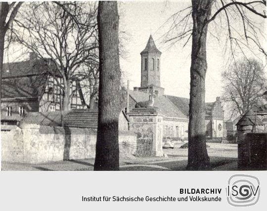 Blick zur Kirche in Thräna