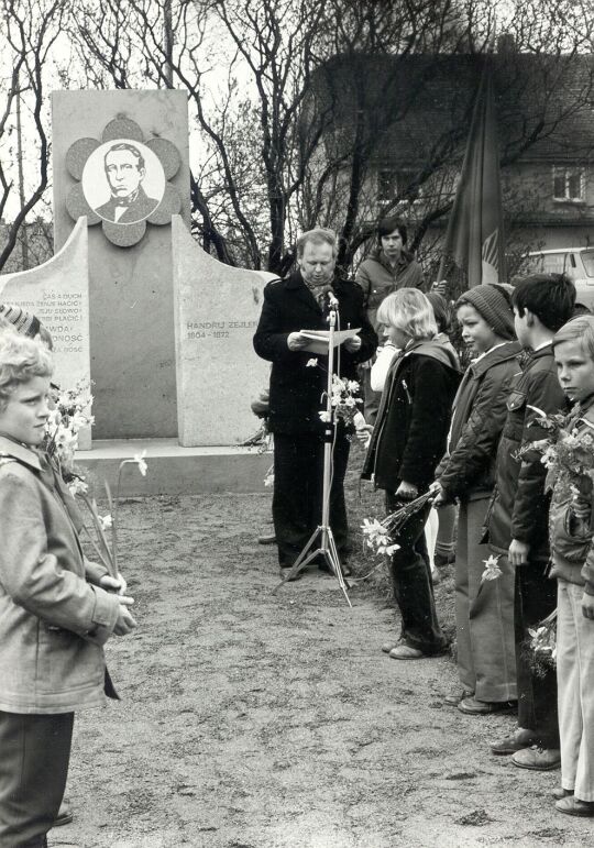 Denkmalseinweihung in Salzenforst