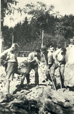 Bild: Antifaschisten im KZ Hohnstein
