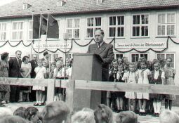 Bild: Einweihung des Schulneubaus in Panschwitz-Kuckau