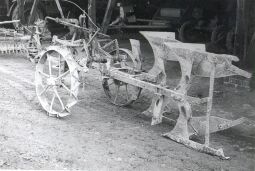 Bild: Landwirtschaftliches Gerät in Panschwitz-Kuckau