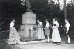 Bild: Denkmal für Jakub Bart-Ćišinski in Panschwitz-Kuckau