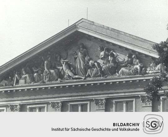 Giebel am Theater in Bautzen