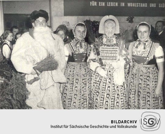 Bescherkind in Schleife