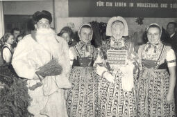 Bild: Bescherkind in Schleife