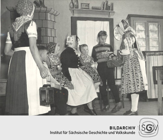 Bescherkind in Schleife