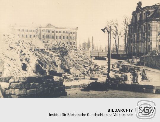 Enttrümmerung der Großen Meißner Straße