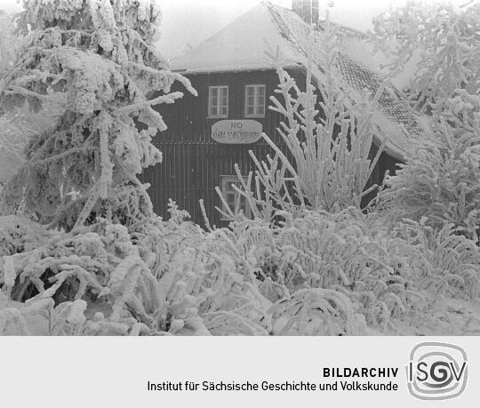 Ansicht vom "Café Hochmoor" in Zinnwald-Georgenfeld im Winter