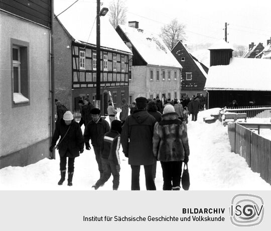 Besucher des Faschingsumzuges