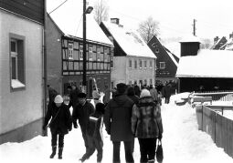 Bild: Besucher des Faschingsumzuges