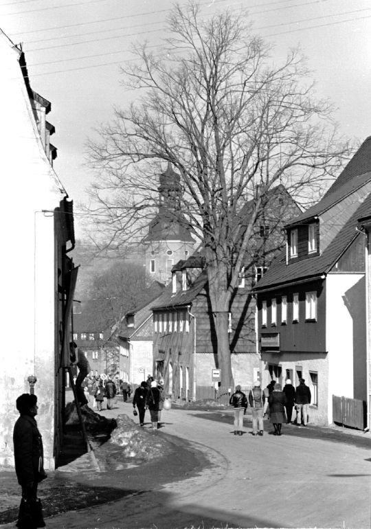 Blick zur Geisinger Kirche