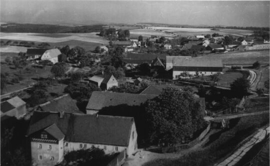 Blick vom Kirchturm auf das Unterdorf von Börnersdorf