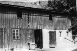 Seitengebäude eines Bauernhofs in Brohna