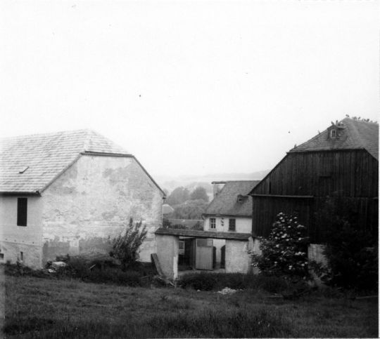 Blick auf das Gehöft Dietz in Tobertitz von der Feldseite