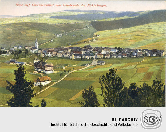 Postkarte "Blick auf Oberwiesenthal vom Waldrande des Fichtelberges"