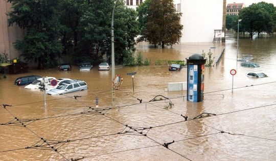 Hochwasser der Weißeritz in der Dresdner Innenstadt