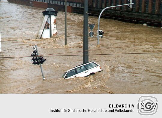 Hochwasser der Weißeritz in der Dresdner Innenstadt