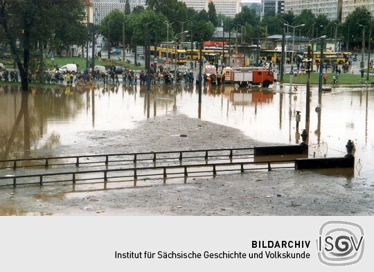 Hochwasser der Weißeritz in der Dresdner Innenstadt