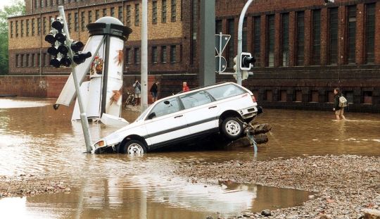 Hochwasser der Weißeritz in der Dresdner Innenstadt