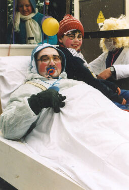 Bild: Festumzug beim Ski- und Eisfasching in Geising