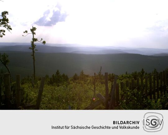 Sonnenuntergang über dem Auersberg (Blick vom Fichtelbergturm)