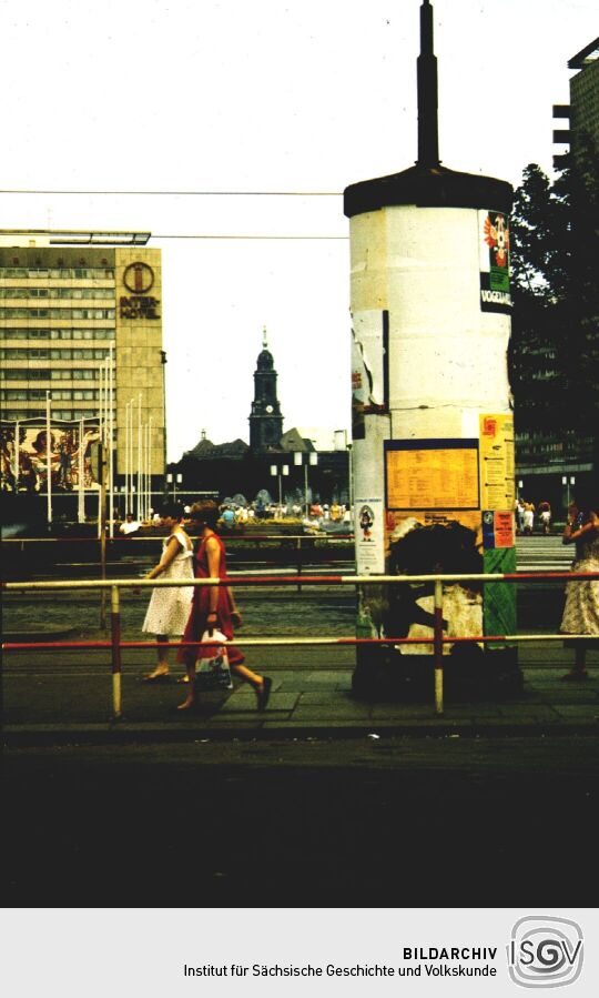 Blick zur Prager Straße in Dresden