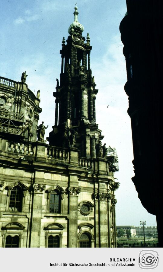 Blick zur Dresdner Hofkirche