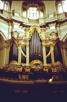 Bild: Hofkirche in Dresden