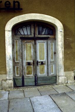 Bild: Portal eines Wohnhauses in Pulsnitz