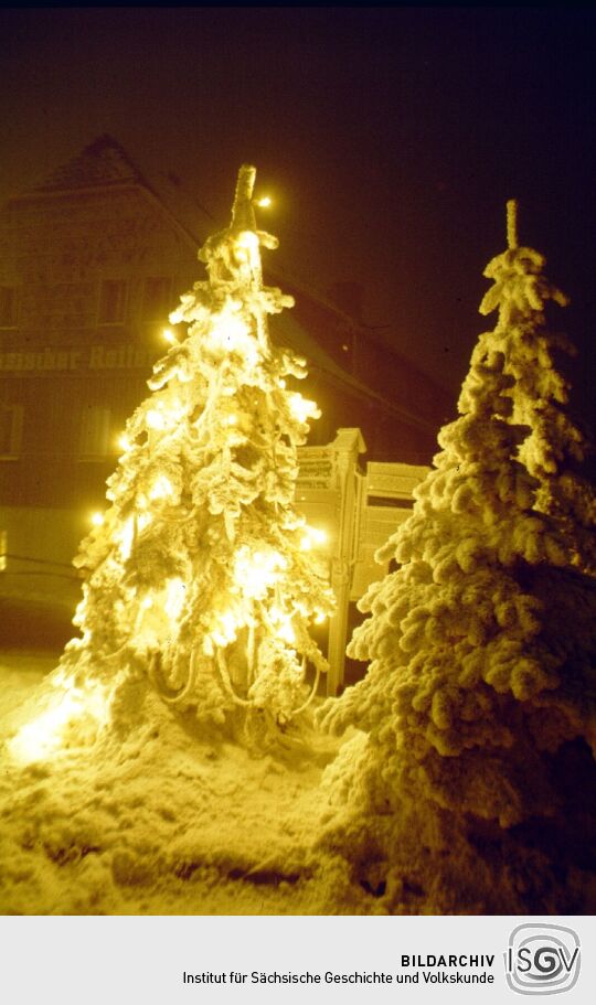 Lichterbaum am der Gaststätte " Sächsischer Reiter" in Zinnwald
