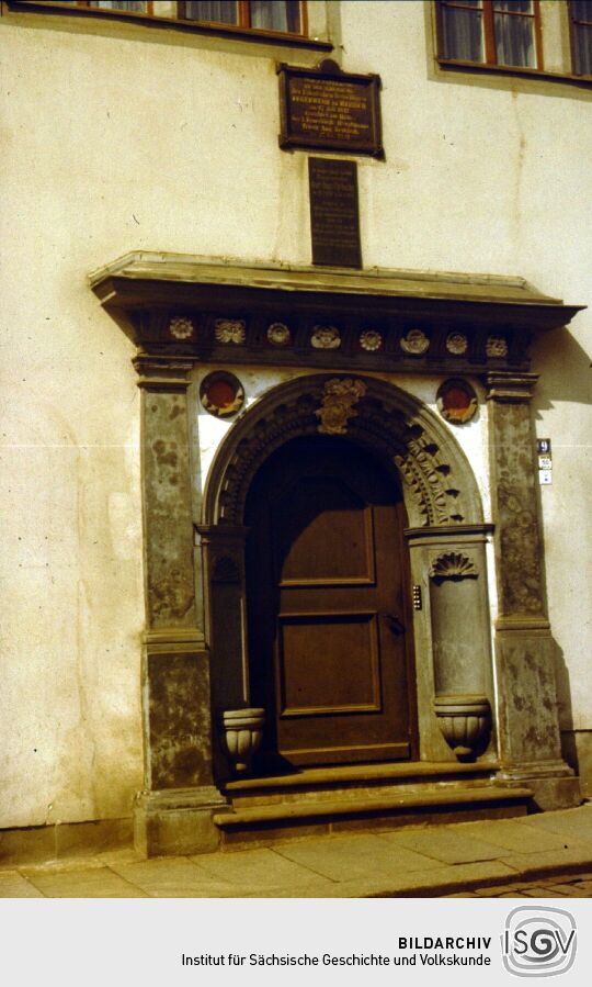 Meißen - Portal mit Gedenktafeln in Meißen - Markt Nr.9