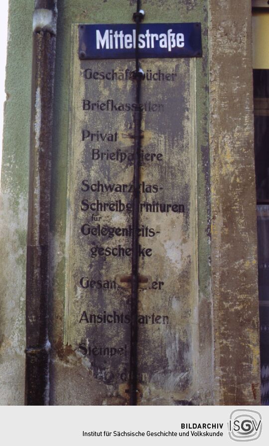 Werbung in der Mittelstraße in Radeberg