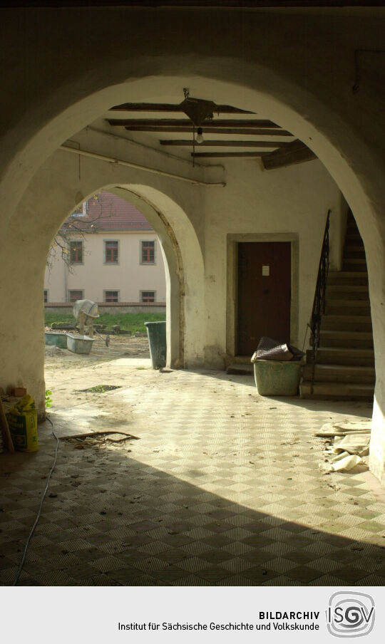 Meißen - Eingangsbereich der Pfarre Freiheit Nr.7 mit Hofausgang