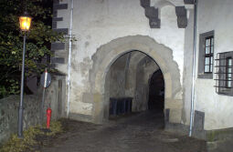 Bild: Meißen bei Nacht: Burgtor, früher Brückentor (Burglehen/ Freiheit 2)