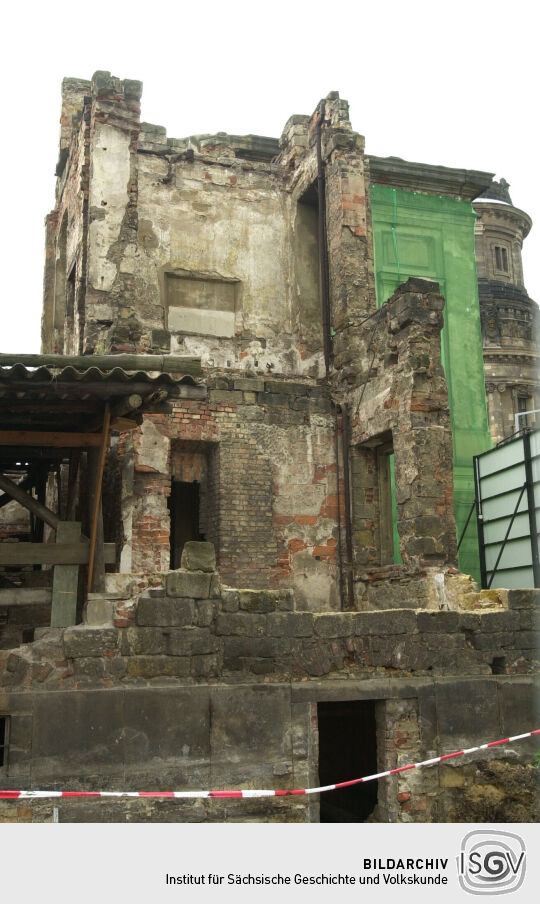 Ansicht der Ruine des Kurländer Palais