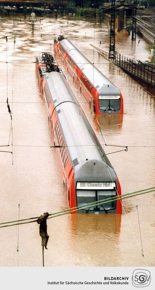 Dresdner Hauptbahnhof während des Weißeritz-Hochwassers