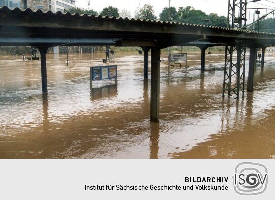 Dresdner Hauptbahnhof während des Weißeritz-Hochwassers