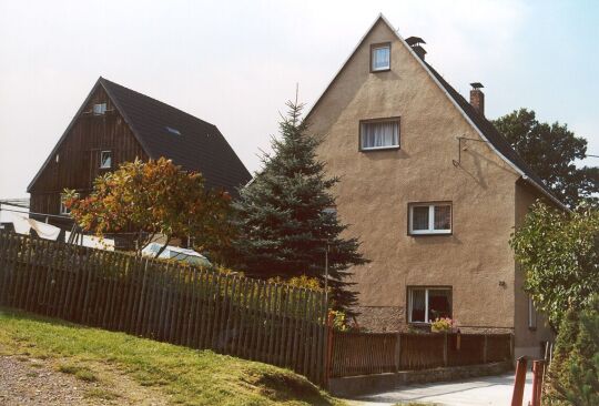 Ehemaliges Bauernhaus mit Scheune