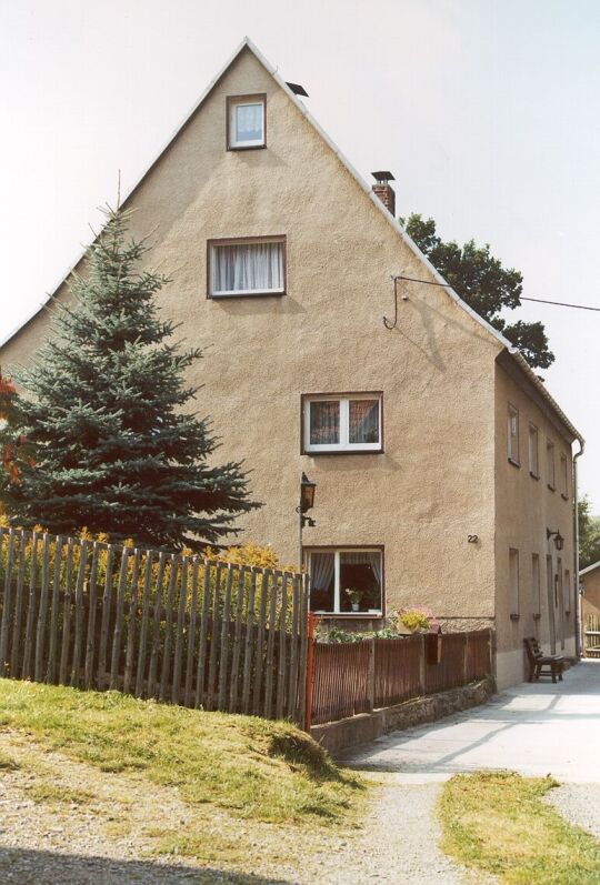 Ehemaliges Bauernhaus mit Scheune