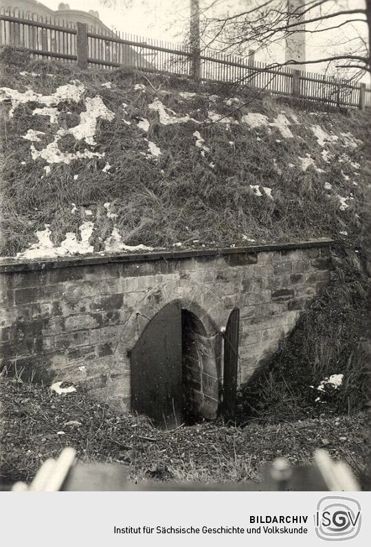 Mundloch eines Stollens in Cotta