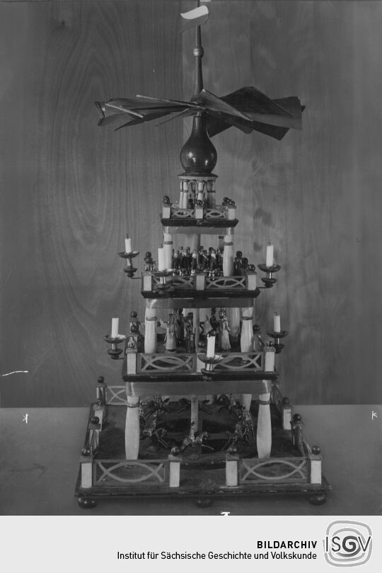 Erzgebirgische Weihnachtspyramide