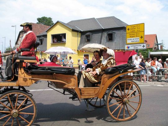 Festumzug zur 800-Jahr-Feier von Wermsdorf