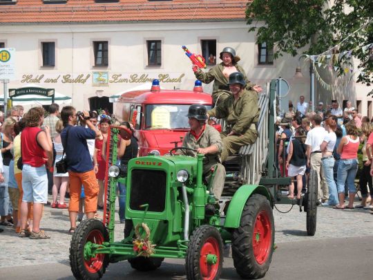 Festumzug zur 800-Jahr-Feier von Wermsdorf