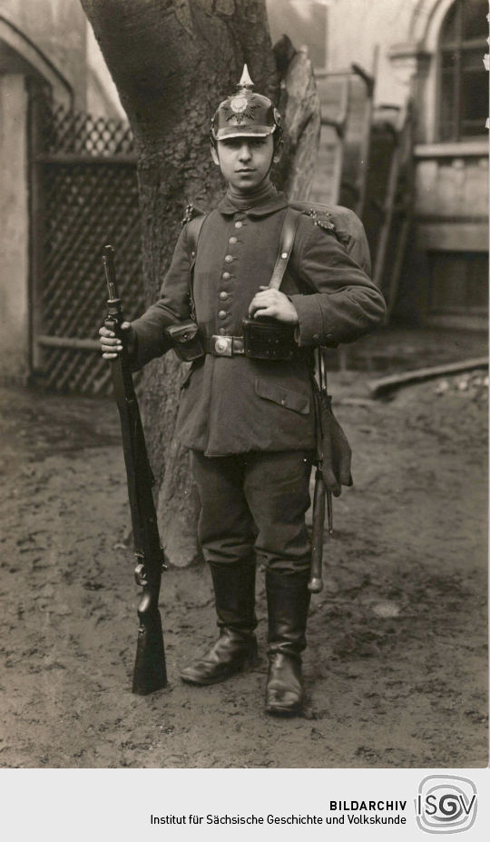 Postkarte: Vetter Erhard in Uniform