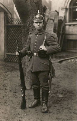 Postkarte: Vetter Erhard in Uniform
