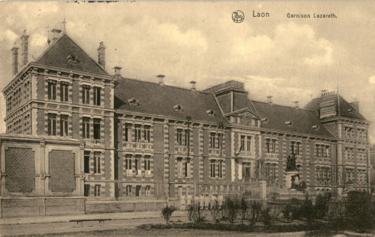 Postkarte: "Laon Garnison Lazareth"