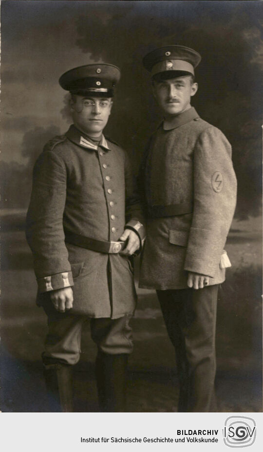 Postkarte: Hans Grützner und Paul Richter in Uniform